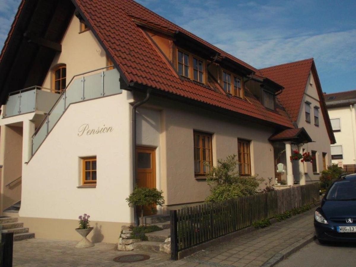 Pension/Fewo E. Tschernach Treuchtlingen Buitenkant foto