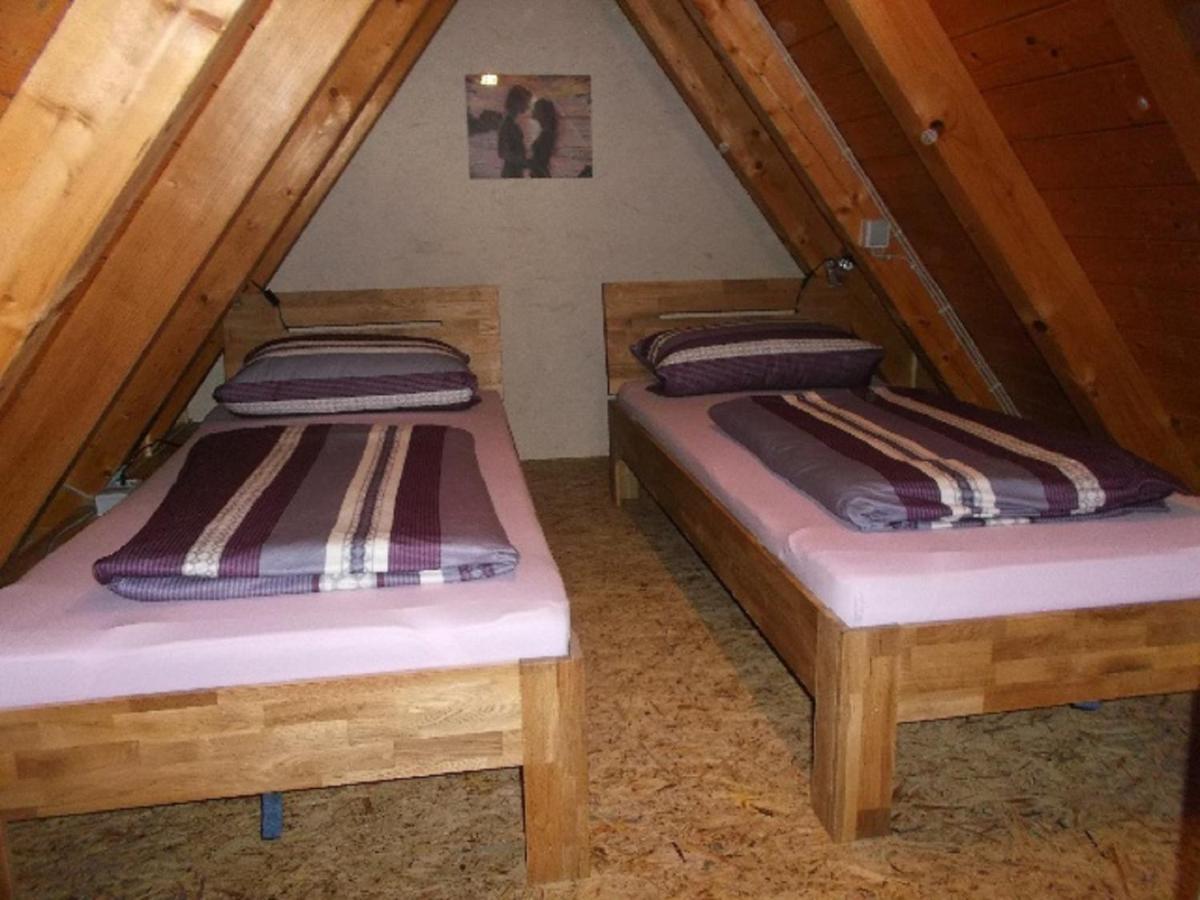Pension/Fewo E. Tschernach Treuchtlingen Buitenkant foto